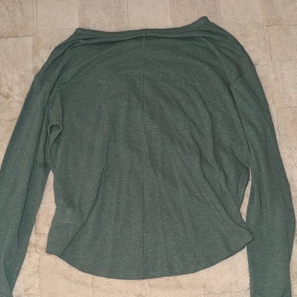 GAP Women's Forest Green Long Sleeve Tee - Picture 3 of 3